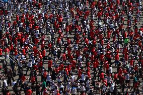 Persons Join During The Mexico's Massive Boxing Class