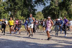 Inaugural Juneteenth Jubilee 2.5mi Run/Walk At William Land Park In Sacramento California U.S. - June 17, 2003.
