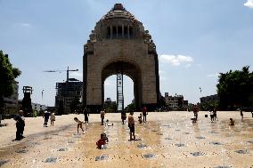 Heatwave Sweeps Across Mexico