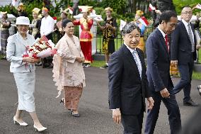 Japanese emperor, empress in Indonesia