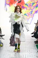 MFW - Simon Crackers Runway