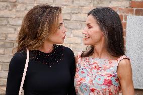 Queen Rania And Queen Letizia Visit Heraitge Restoration Workshop - Madrid