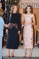 Queen Rania And Queen Letizia Visit Heraitge Restoration Workshop - Madrid