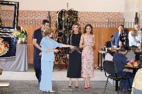 Queen Rania And Queen Letizia Visit Heraitge Restoration Workshop - Madrid