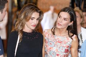 Queen Rania And Queen Letizia Visit Heraitge Restoration Workshop - Madrid