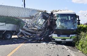 Deadly crash between bus and truck in Hokkaido
