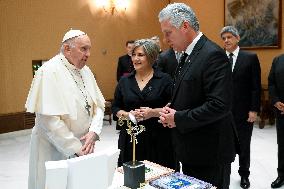 Pope Francis Receives President of Cuba - Vatican