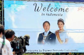 Japanese emperor, empress in Indonesia