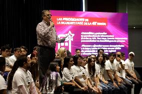 Marcelo Ebrard Starts A Campaign With A Meeting With Young People In Mexico