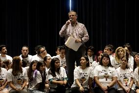 Marcelo Ebrard Starts A Campaign With A Meeting With Young People In Mexico