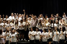 Marcelo Ebrard Starts A Campaign With A Meeting With Young People In Mexico