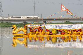 Chinese Celebrate Dragon Boat Festival