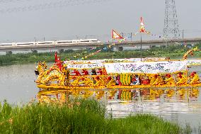 Chinese Celebrate Dragon Boat Festival