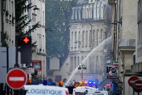 Huge Explosion Hits Building - Paris