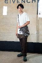 PFW Givenchy Photocall