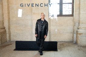 PFW Givenchy Photocall