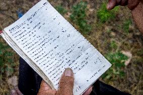 74 Years Old Farmer Graduated From University In Anyang