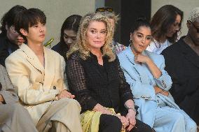 PFW - AMI Alexandre Mattiussi Front Row