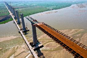 The Linyi Yellow River Bridge under construction in Yuncheng