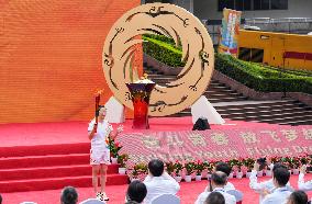 (SP)CHINA-CHONGQING-WORLD UNIVERSITY GAMES-TORCH RELAY(CN)