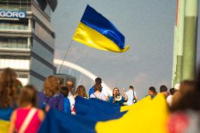 March For Building A Bridge Between Ukraine And Europe In Ccologne