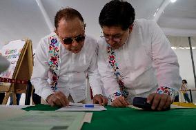 Collective LGBT Marriage At The Civil Registry In Mexico City