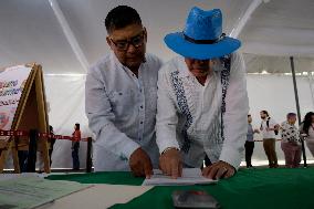 Collective LGBT Marriage At The Civil Registry In Mexico City