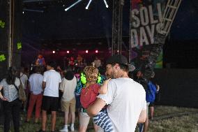 First day of Solidays festival - Paris