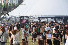 First day of Solidays festival - Paris