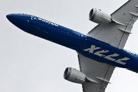 Aerial presentation at Paris Air Show