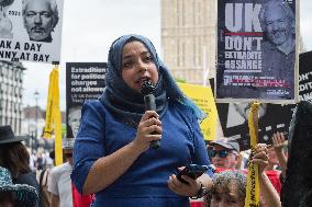 Protest For Julian Assange In London