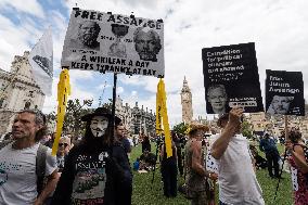 Protest For Julian Assange In London