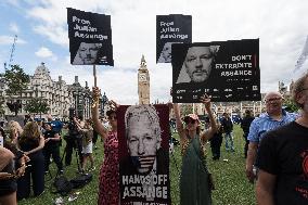 Protest For Julian Assange In London