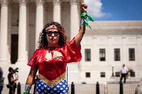 Women’s March Supreme Court protest on first anniversary of Dobbs v. JWHO