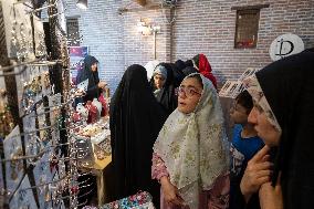 Iran-Fashion, Hijab And Chastity
