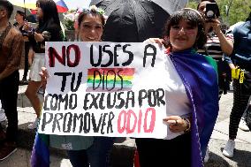250,000 People Participate Pride March In Mexico