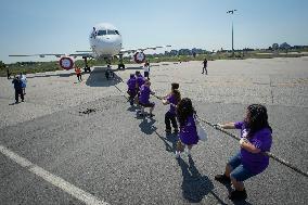 CANADA-VANCOUVER-PLANE PULL CHALLENGE