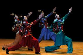 ROMANIA-BUCHAREST-CLASSICAL CHINESE DANCE