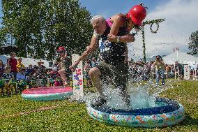 CANADA-BURNABY-WIFE-CARRYING CONTEST