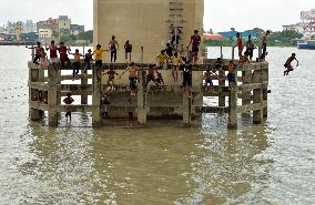 BANGLADESH-MUNSHIGANJ-HEATWAVE-DAILY LIFE