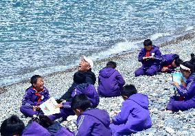 CHINA-TIBET-NAGQU-YOUNGSTERS-BOOKS (CN)