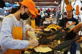 Hong Kong Style Egg Waffles