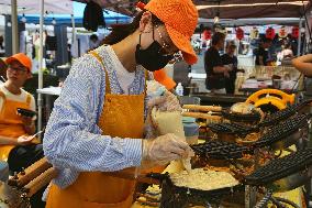 Hong Kong Style Egg Waffles