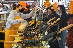 Hong Kong Style Egg Waffles