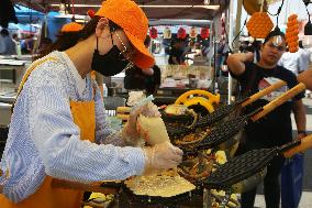 Hong Kong Style Egg Waffles