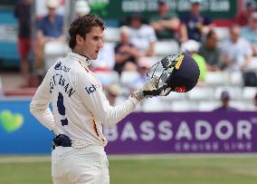 Essex v Warwickshire - LV=County Championship - Division One