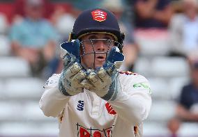 Essex v Warwickshire - LV=County Championship - Division One