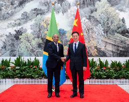 CHINA-HUNAN-CHANGSHA-HAN ZHENG-TANZANIA'S ZANZIBAR PRESIDENT-MEETING (CN)