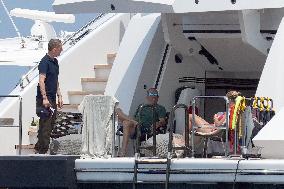 Jerry Seinfeld On Vacation With His Family - St Tropez