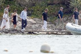 Jerry Seinfeld On Vacation With His Family - St Tropez